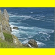 thumbnail De si beaux rochers sur une mer si bleue